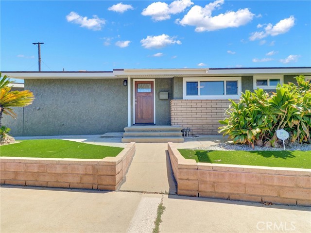 2310 W 169th Place, Torrance CA: https://media.crmls.org/medias/d3c6c0b0-2705-4b2f-a45d-4f172491c04d.jpg
