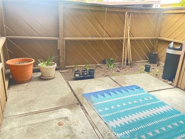 100 Hurlbut Street, Pasadena CA: https://media.crmls.org/medias/d3c7c495-48c5-43ce-87c8-7a651ac97835.jpg