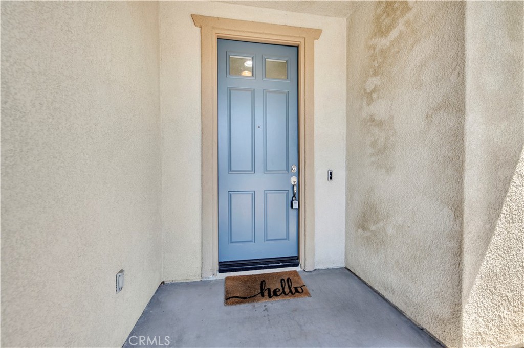 https://media.crmls.org/medias/d3c7e258-4496-44fa-9529-7fad91b51f16.jpg?preset=X-Large
