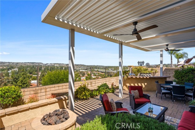 7 Bradford Court, Laguna Niguel CA: https://media.crmls.org/medias/d3c7eb46-3d2c-4abd-a03b-fcd2f031fa04.jpg