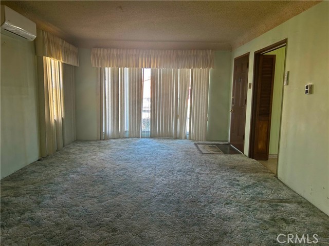 Detail Gallery Image 3 of 15 For 1418 W 93rd, Los Angeles,  CA 90047 - 3 Beds | 2 Baths