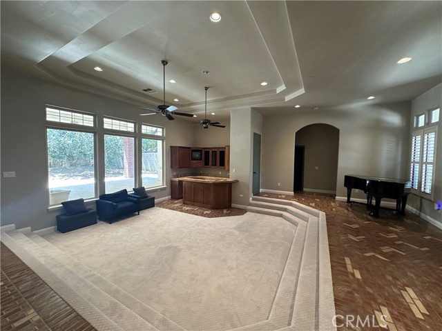 9003 Forest Oaks Court, Bakersfield CA: https://media.crmls.org/medias/d3c904e6-d9d0-4b2f-b543-48a7744203f6.jpg