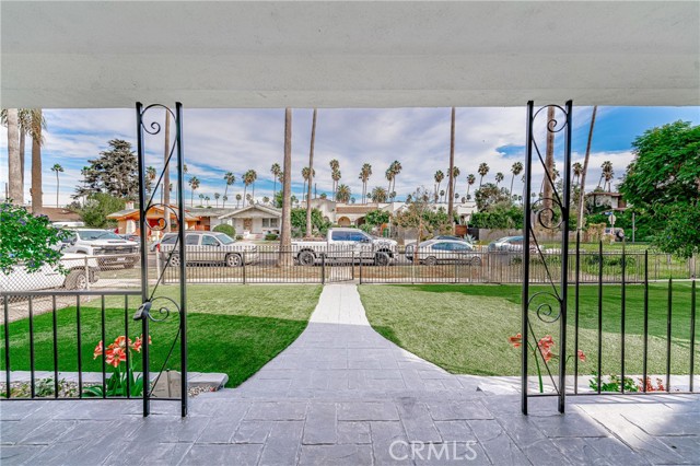 Detail Gallery Image 6 of 49 For 5171 S Wilton Pl, Los Angeles,  CA 90062 - 4 Beds | 2 Baths