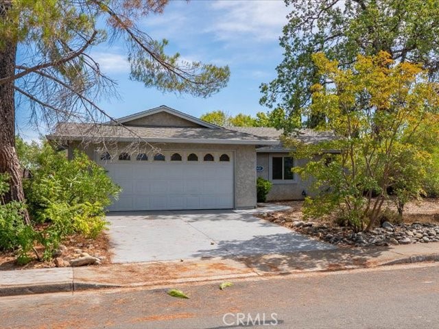 Detail Gallery Image 1 of 48 For 667 Brookridge Dr, Redding,  CA 96003 - 2 Beds | 2 Baths