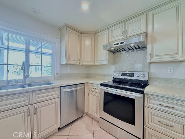 Detail Gallery Image 12 of 33 For 7 Calhoun, Irvine,  CA 92620 - 4 Beds | 2/1 Baths