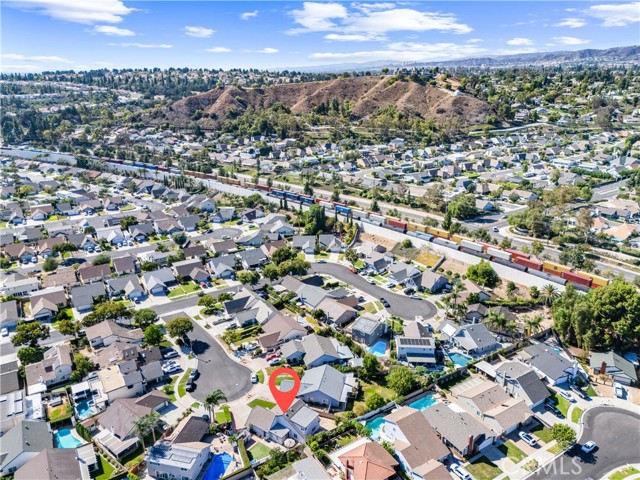 7880 E Samantha Circle, Anaheim CA: https://media.crmls.org/medias/d3cbf567-fff6-4f71-8626-b8674ae158e6.jpg