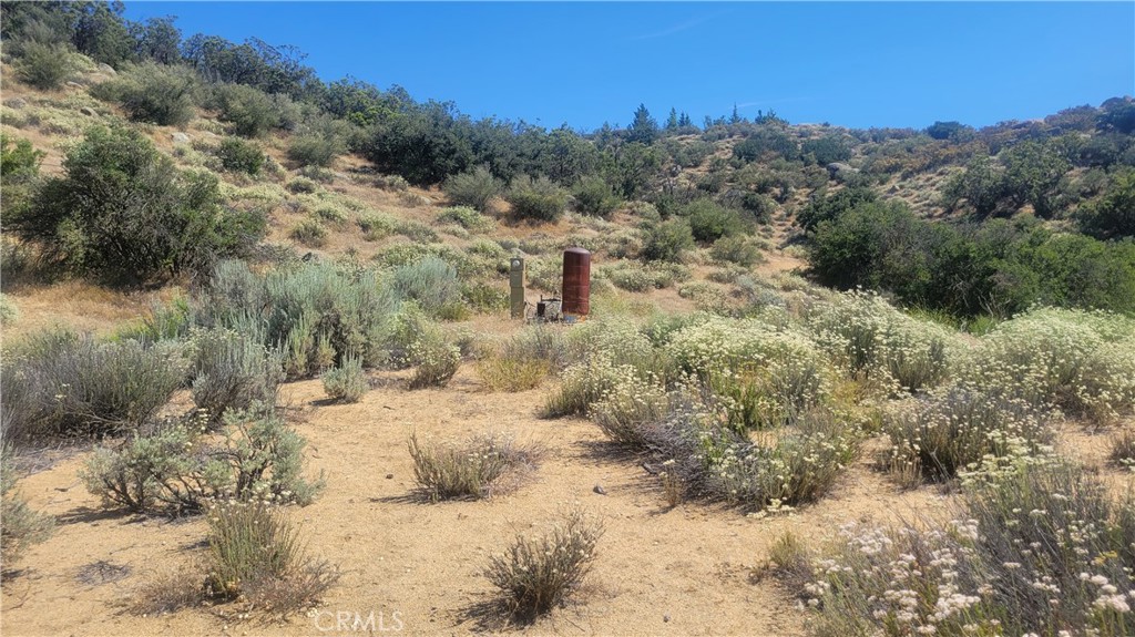 48775 Leaning Rock Court