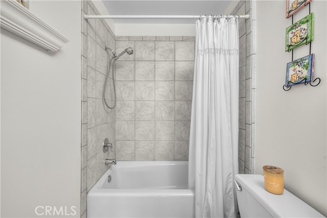 Detail Gallery Image 17 of 28 For 2012 Redondo Beach Bld, Torrance,  CA 90504 - 3 Beds | 2 Baths