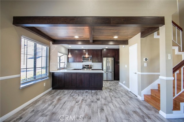 Detail Gallery Image 3 of 27 For 1700 W Cerritos Ave #144,  Anaheim,  CA 92804 - 3 Beds | 2/1 Baths