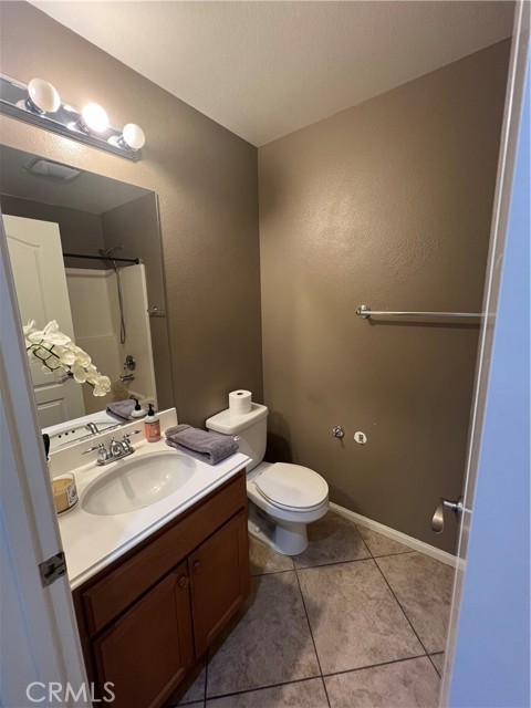 Detail Gallery Image 14 of 28 For 6025 W Avenue K9, Lancaster,  CA 93536 - 4 Beds | 3 Baths