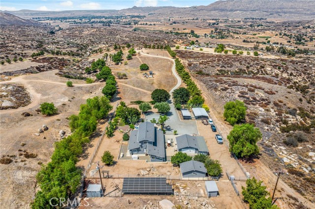 40555 Benji Lane, Hemet CA: https://media.crmls.org/medias/d3ce4844-4dd1-483d-b59d-981d5b091b38.jpg