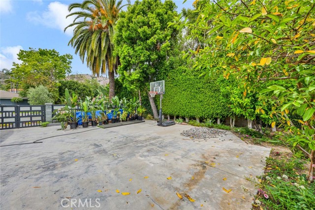 Image 40 of 46 For 18782 Peppertree Drive