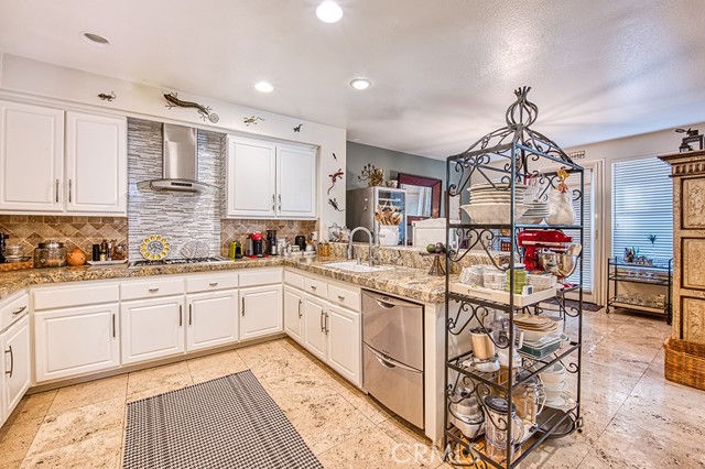 Detail Gallery Image 10 of 31 For 51 Bogey Ln, Coto de Caza,  CA 92679 - 3 Beds | 2 Baths