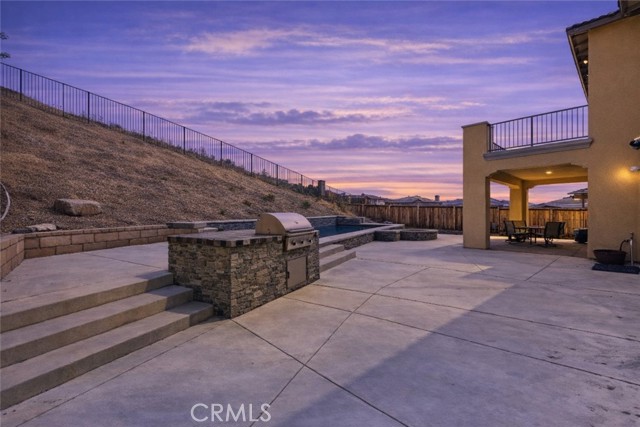 Detail Gallery Image 6 of 41 For 16395 Ridge Field, Riverside,  CA 92503 - 5 Beds | 4 Baths