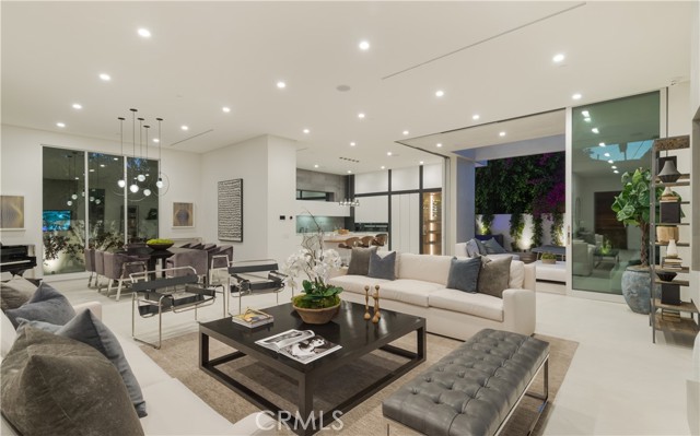 627 N Vista Street, Los Angeles CA: https://media.crmls.org/medias/d3d03ca1-ec8f-402e-880f-cfe447e4b093.jpg