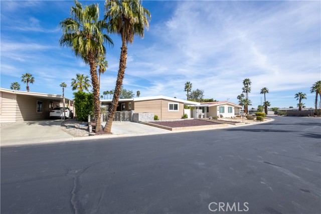 Detail Gallery Image 4 of 25 For 38356 Devils Canyon, Palm Desert,  CA 92260 - 2 Beds | 2 Baths