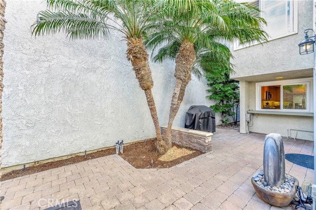 626 9th Street, Huntington Beach CA: https://media.crmls.org/medias/d3d11dc7-e0cd-4e2f-9598-2177e7fa96ff.jpg