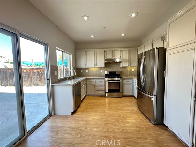 Detail Gallery Image 3 of 23 For 26354 Lawton Ave, Loma Linda,  CA 92354 - 4 Beds | 2 Baths