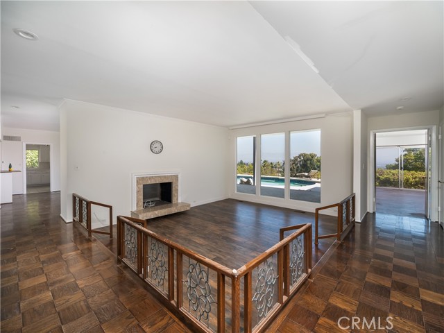 20193 Adele Drive, Woodland Hills CA: https://media.crmls.org/medias/d3d3fa07-041f-425f-945b-2c7d5ae9774f.jpg