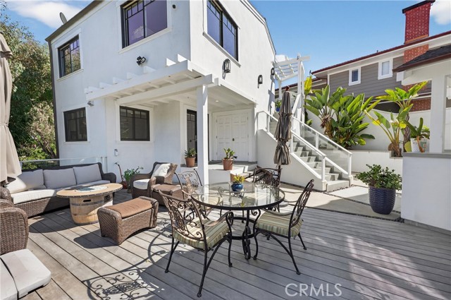 Detail Gallery Image 4 of 74 For 405 Blumont St, Laguna Beach,  CA 92651 - 5 Beds | 6/1 Baths