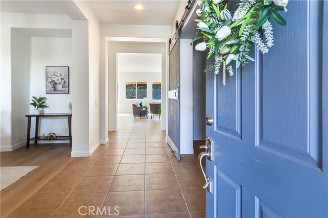 38932 Cherry Point Lane, Murrieta CA: https://media.crmls.org/medias/d3d4e5d9-e0cf-45b5-bad1-1d753e977a36.jpg