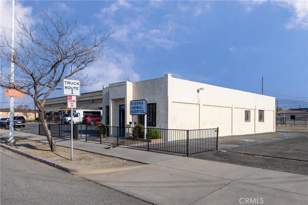 16736 Arrow Boulevard, Fontana, CA 92335