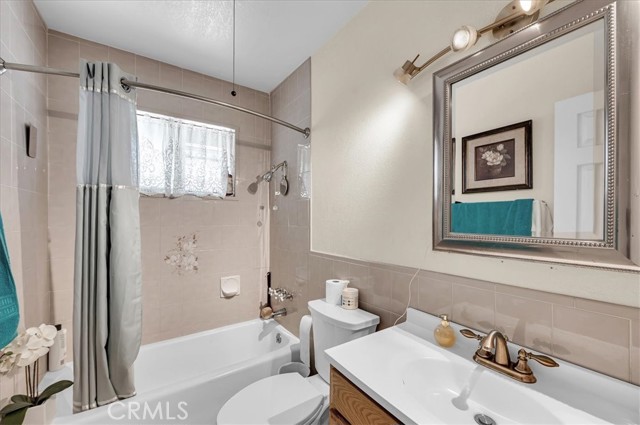 1316 E Romneya Drive, Anaheim CA: https://media.crmls.org/medias/d3d5282f-7392-4d37-b05b-8c22cf5c5e3c.jpg