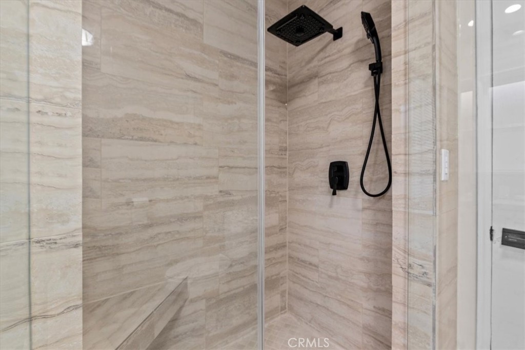 https://media.crmls.org/medias/d3d56e45-b9fb-486f-9632-3ae869753e59.jpg?preset=X-Large