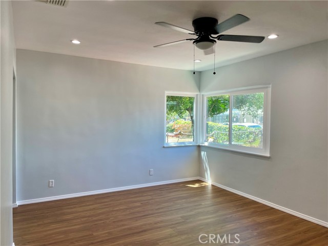 Detail Gallery Image 4 of 25 For 5550 Riverton, North Hollywood,  CA 91601 - 2 Beds | 1 Baths
