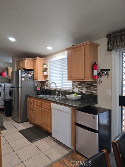 Detail Gallery Image 6 of 22 For 13181 Lampson Ave #317,  Garden Grove,  CA 92840 - 3 Beds | 2 Baths