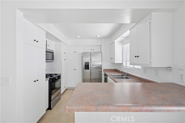 Detail Gallery Image 6 of 18 For 705 Orchid Ave, Corona Del Mar,  CA 92625 - 3 Beds | 3 Baths