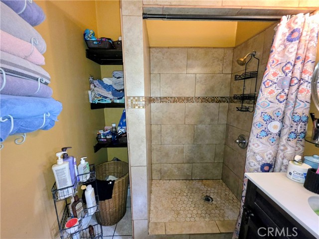 5323 Latham, Los Angeles CA: https://media.crmls.org/medias/d3d621f1-79aa-4ef0-952c-4d05030b4bb0.jpg