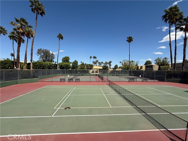 1137 Tiffany S Circle, Palm Springs CA: https://media.crmls.org/medias/d3d627cb-cfff-4482-bbb3-530dc23d131f.jpg