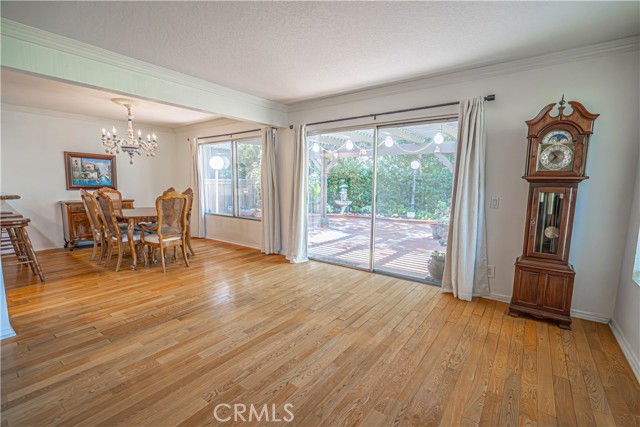 Detail Gallery Image 6 of 42 For 19210 Lahey St #2,  Porter Ranch,  CA 91326 - 3 Beds | 2/1 Baths