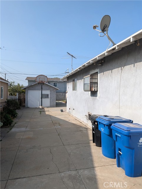 Detail Gallery Image 6 of 33 For 3342 Beswick St, Los Angeles,  CA 90023 - 3 Beds | 2 Baths