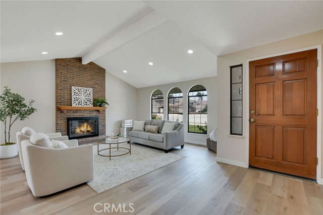 5697 Los Robles, La Verne CA: https://media.crmls.org/medias/d3d72d28-0ad9-4266-8a24-d9030ce9d647.jpg