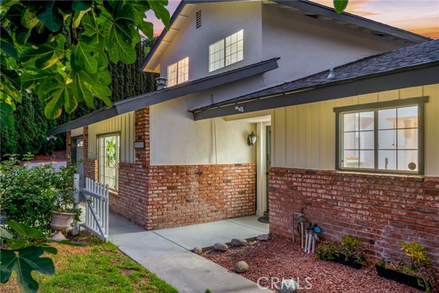 Detail Gallery Image 5 of 48 For 19261 Brae, Santa Ana,  CA 92705 - 4 Beds | 2 Baths