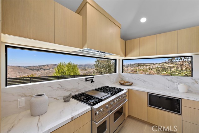 820 Calle Mendoza, San Clemente CA: https://media.crmls.org/medias/d3d904f1-0218-4e70-99cb-242830a613ce.jpg