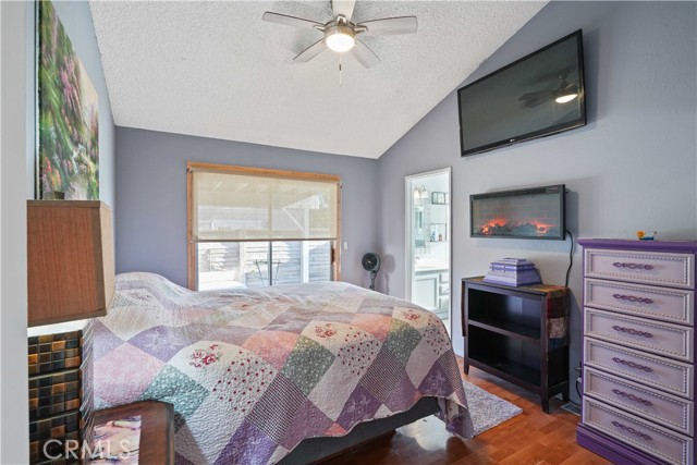 Detail Gallery Image 12 of 30 For 20060 Shadow Island Dr, Canyon Country,  CA 91351 - 2 Beds | 2 Baths