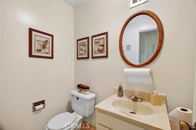 7012 State Hwy 32, Orland CA: https://media.crmls.org/medias/d3db992d-a754-4e20-9dc1-7f59a3bf482e.jpg