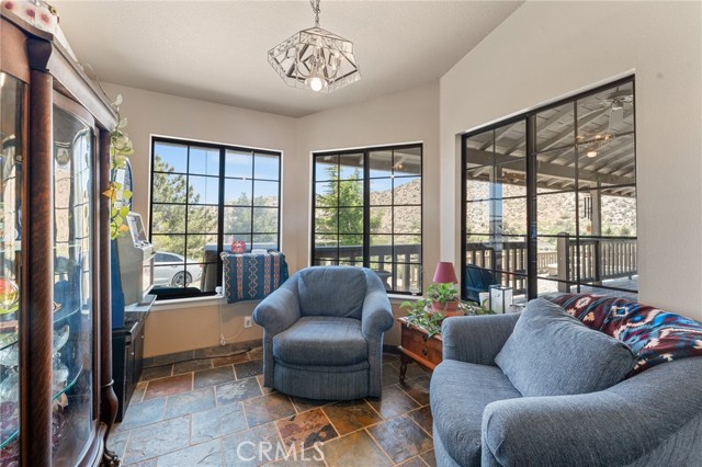 Detail Gallery Image 11 of 39 For 8130 Desert View Rd, Pinon Hills,  CA 92372 - 3 Beds | 2 Baths