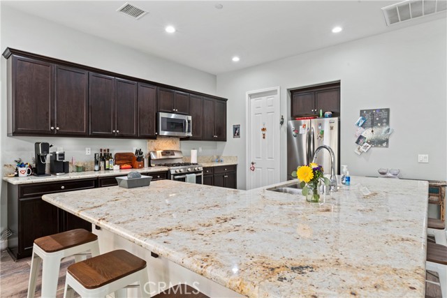 1544 Big Horn, Beaumont CA: https://media.crmls.org/medias/d3dc2a51-c423-4085-a8b6-366c85fb965b.jpg