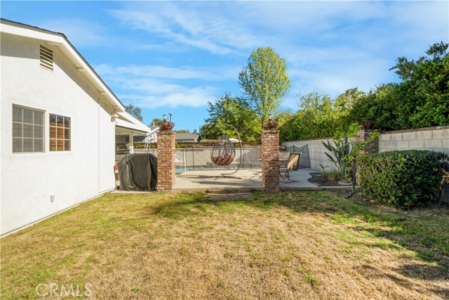 Detail Gallery Image 4 of 44 For 24206 Saint Edens Circle, West Hills,  CA 91307 - 4 Beds | 3 Baths