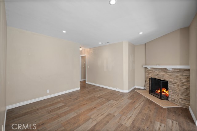 7736 Bellaire Avenue, North Hollywood CA: https://media.crmls.org/medias/d3dc41a2-cf3c-44b0-8920-2cb9127100e7.jpg