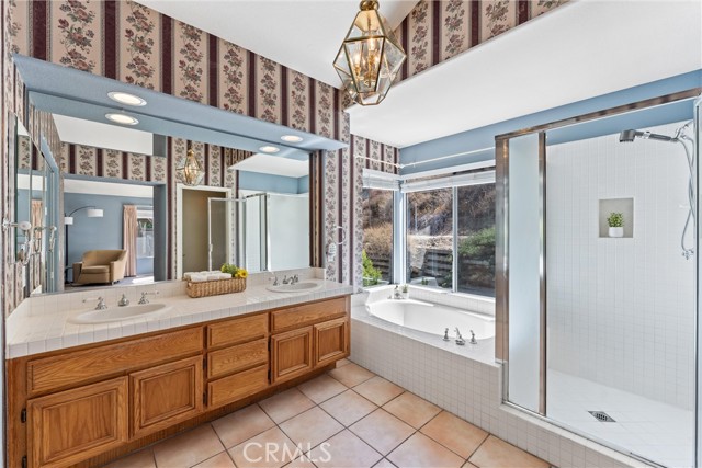 4150 San Ramon Drive, Corona CA: https://media.crmls.org/medias/d3de35e0-d667-4650-a5ba-0b6ba6b15c59.jpg