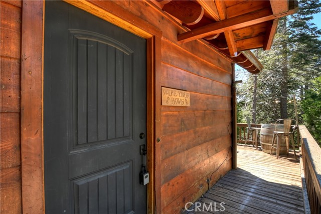 Detail Gallery Image 2 of 37 For 113 State Highway 173, Lake Arrowhead,  CA 92352 - 3 Beds | 2 Baths