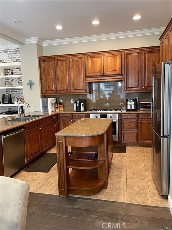 Detail Gallery Image 6 of 14 For 6 Carpenteria, Irvine,  CA 92602 - 4 Beds | 3 Baths