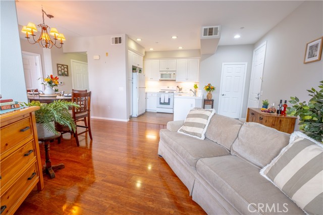 Detail Gallery Image 8 of 20 For 13429 Cascade Ct, Cerritos,  CA 90703 - 1 Beds | 1 Baths