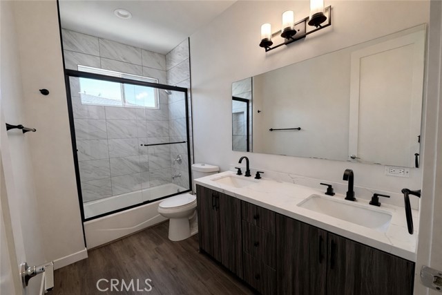 Detail Gallery Image 17 of 19 For 7105 N Dylan Ct, Reseda,  CA 91335 - 4 Beds | 3 Baths