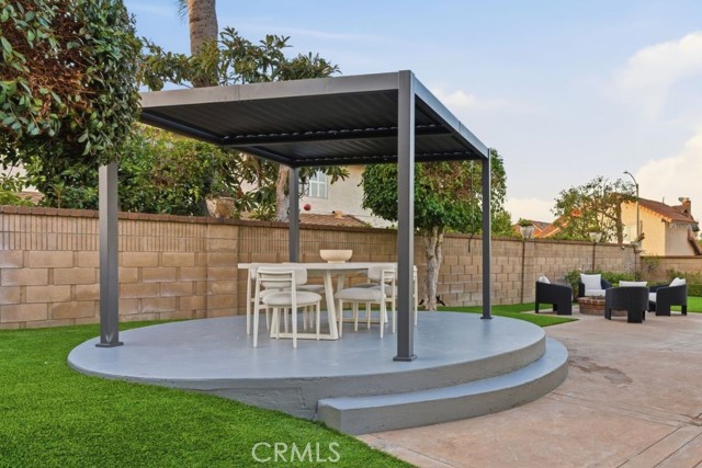 Detail Gallery Image 39 of 51 For 15631 Sunburst Ln, Huntington Beach,  CA 92647 - 5 Beds | 3/1 Baths